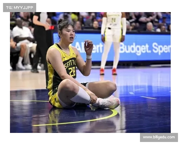 李月汝赛前参与全队三分训练,三分球或成未来比赛新亮点 李月汝赛前参与全队三分训练,三分球或成未来比赛新亮点