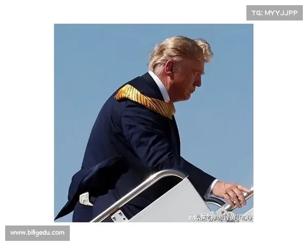 特朗普枪击事件震惊美国,短短三小时后印事件照片的T恤已现街头 特朗普枪击事件震惊美国,短短三小时后印事件照片的T恤已现街头